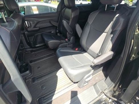 Used 2021 Toyota Sienna XSE w/ XSE Plus Package FWD image 7