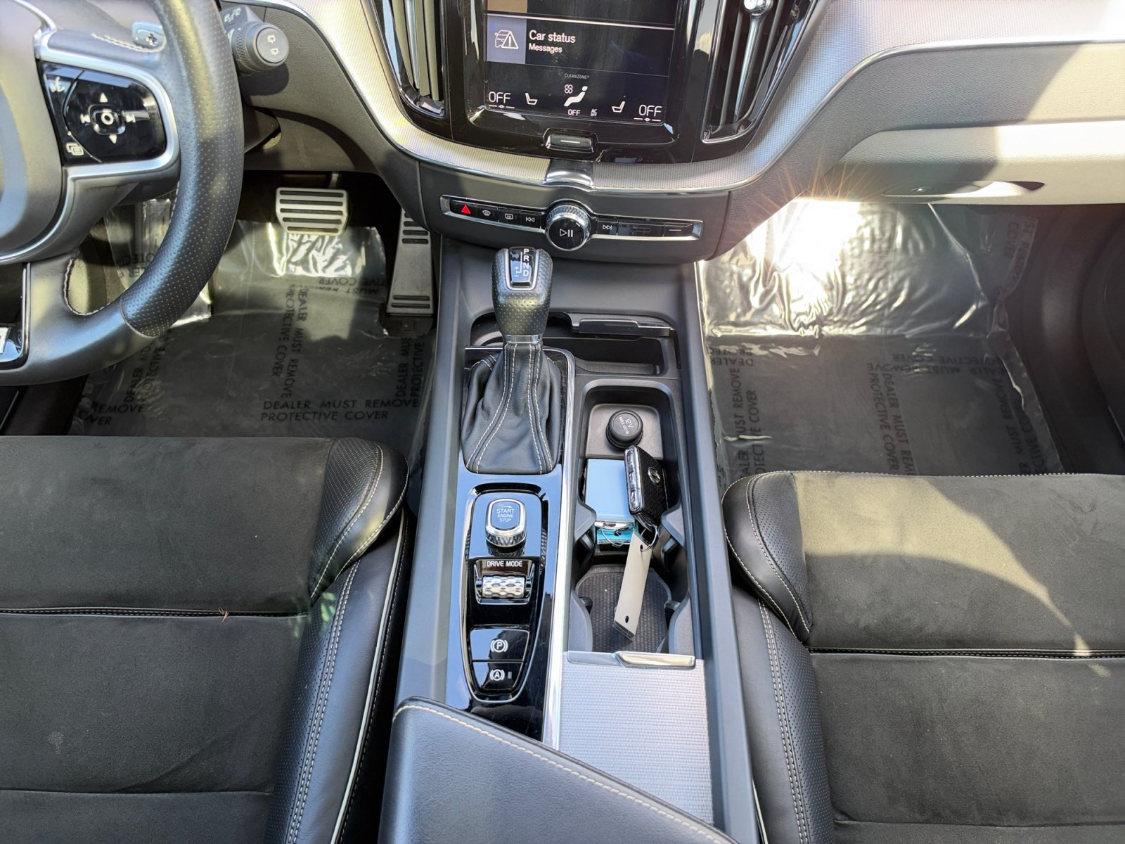 Used 2018 Volvo XC60 T6 R-Design w/ Convenience Package AWD/4WD image 16