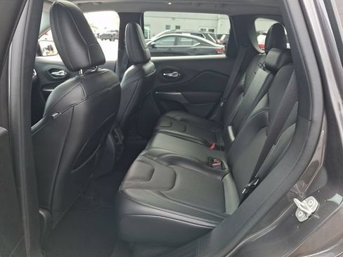 Used 2021 Jeep Cherokee Limited AWD/4WD image 11