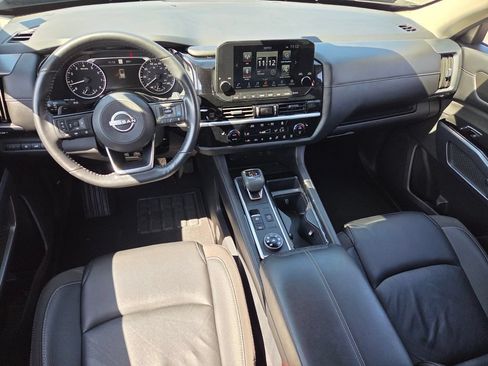 Used 2025 Nissan Pathfinder SL AWD/4WD image 7