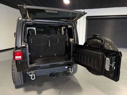 Used 2018 Jeep Wrangler Sport AWD/4WD image 13