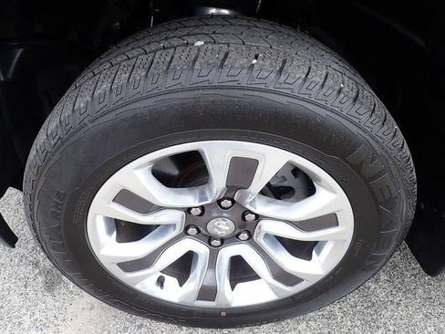 Used 2024 RAM 1500 Limited AWD/4WD image 12