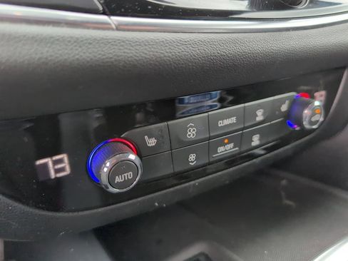 Used 2020 Buick Enclave Essence FWD image 16