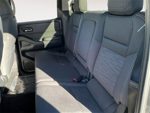 Used 2023 Nissan Frontier SV image 10