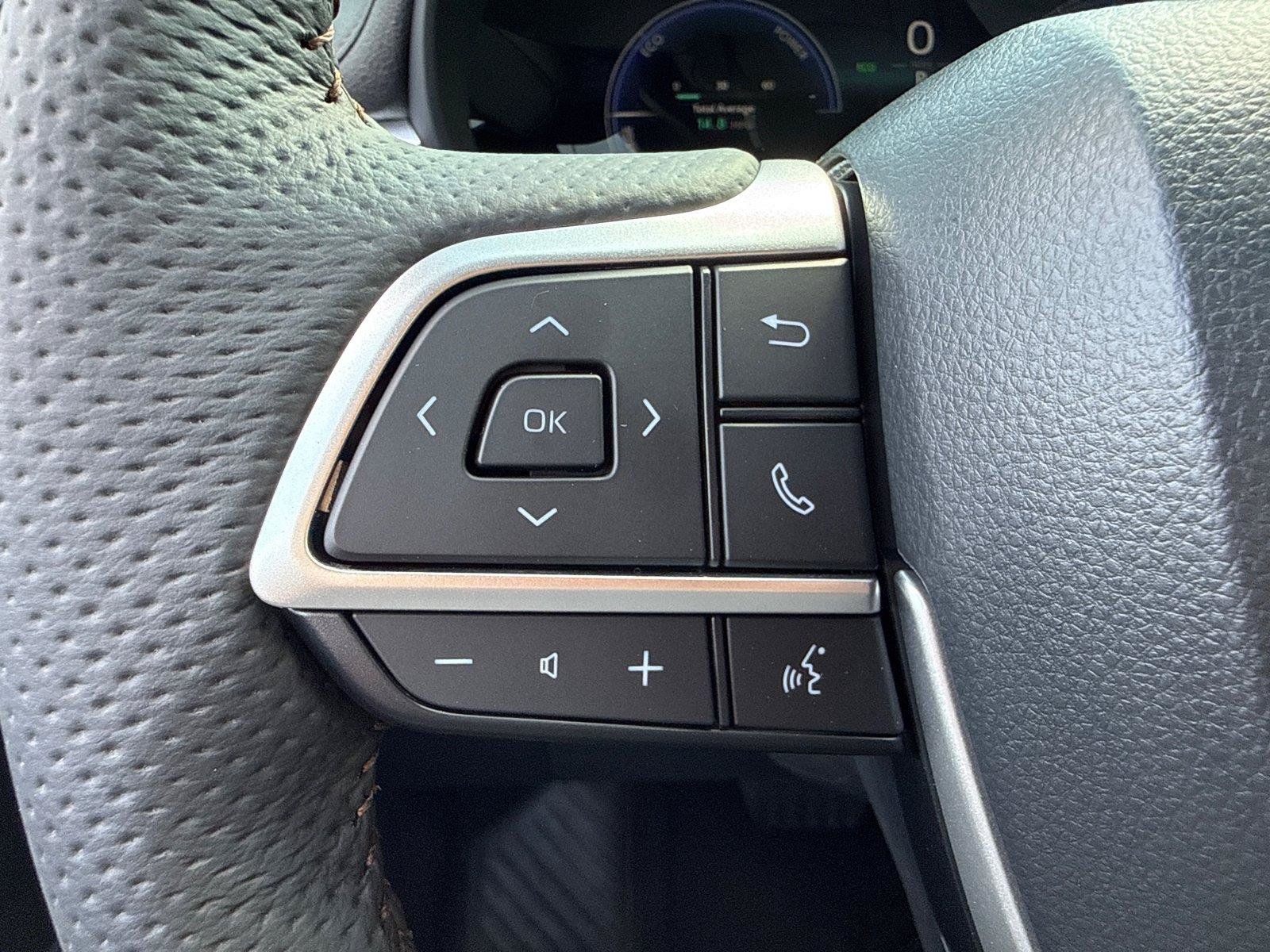 Used 2026 Toyota Sienna Limited AWD/4WD image 16