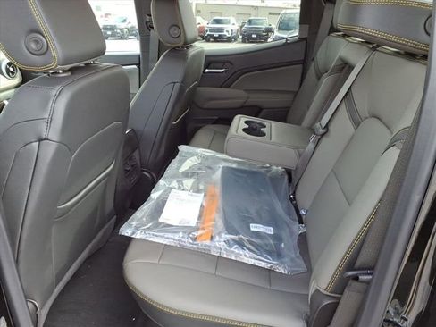 New 2026 Chevrolet Colorado ZR2 w/ Technology Package image 9