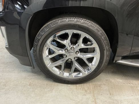Used 2015 Cadillac Escalade Luxury AWD/4WD image 11