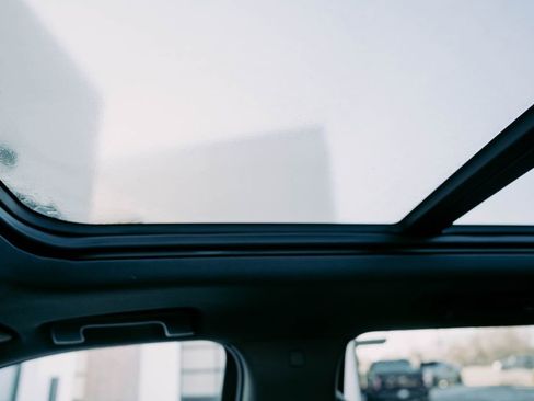 Used 2022 Chevrolet Tahoe Z71 image 27