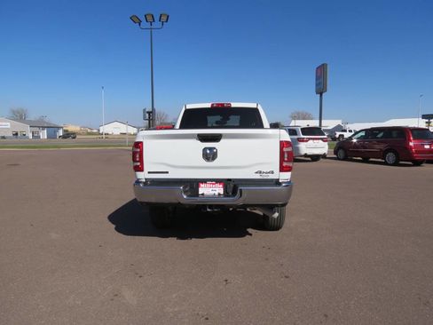 Used 2024 RAM 2500 Big Horn w/ Protection Group AWD/4WD image 7