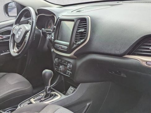 Used 2015 Jeep Cherokee Latitude w/ Comfort/Convenience Group image 20