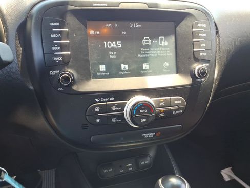 Used 2018 Kia Soul + FWD image 23