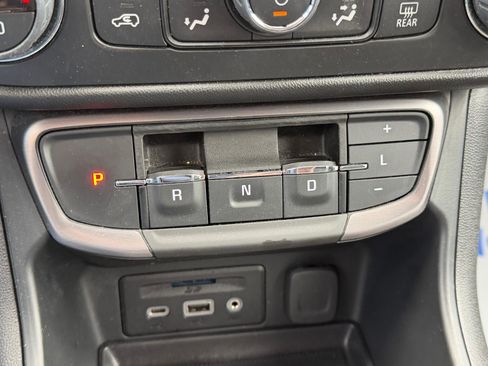 Used 2023 GMC Terrain AT4 AWD/4WD image 38