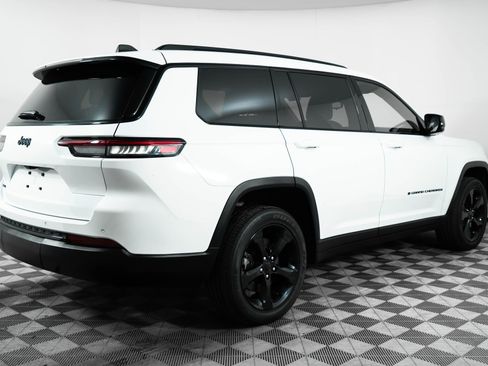 Used 2024 Jeep Grand Cherokee L Altitude image 7