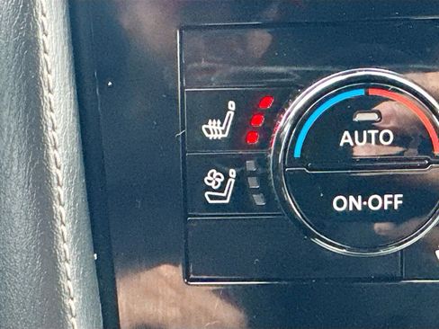 Used 2024 Nissan Armada Platinum w/ Captain's Chairs Package image 23