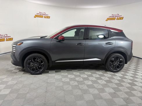 New 2026 Nissan Kicks SR w/ SR Premium Package FWD image 2