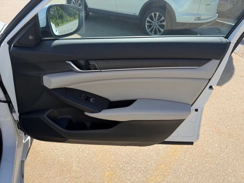 Used 2020 Honda Accord EX-L image 34