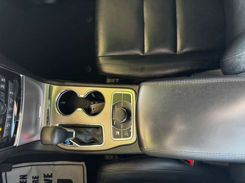 Used 2021 Jeep Grand Cherokee Limited w/ Trailer Tow Group IV image 15