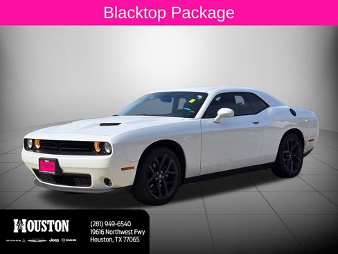 Used 2023 Dodge Challenger SXT w/ Blacktop Package RWD image 9