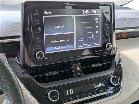 Used 2022 Toyota Corolla LE FWD image 6