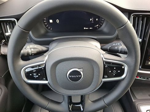 New 2026 Volvo XC90 B6 Ultra w/ Protection Package Premier AWD/4WD image 17