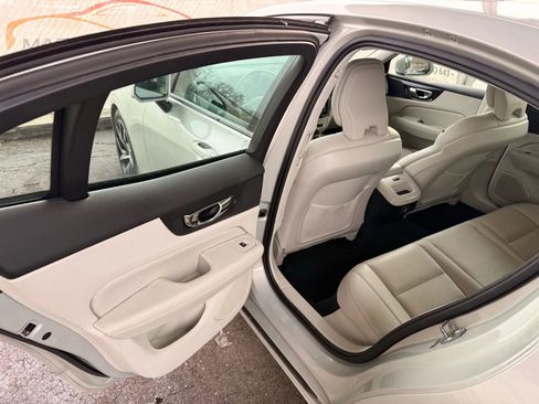 Used 2019 Volvo S60 T6 Momentum image 17