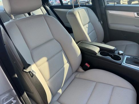 Used 2013 Mercedes-Benz C 250 Sedan image 25