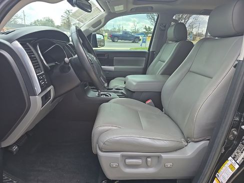 Used 2019 Toyota Sequoia SR5 w/ Premium Package image 7