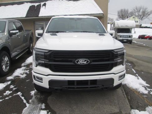 New 2025 Ford F150 Platinum w/ FX4 Off-Road Package image 3