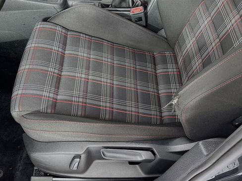 Used 2017 Volkswagen GTI S image 18