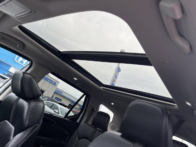 Used 2025 Honda Pilot Touring image 18