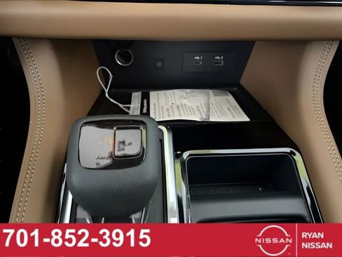 New 2025 Nissan Pathfinder Platinum image 25