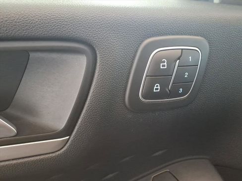 Used 2020 Ford Escape SEL image 19