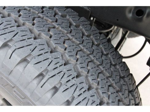 Used 2025 RAM 2500 Big Horn AWD/4WD image 33