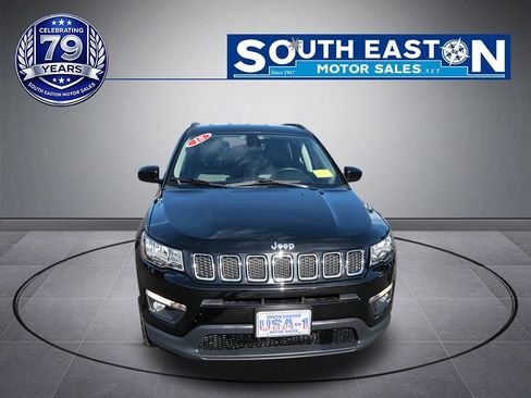 Used 2018 Jeep Compass Latitude w/ Cold Weather Group AWD/4WD image 3