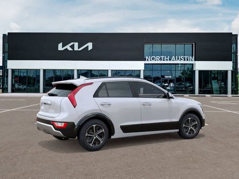 New 2025 Kia Niro SX image 6