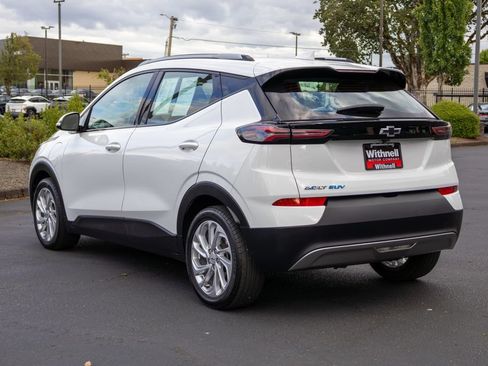 Used 2023 Chevrolet Bolt EUV LT FWD image 9