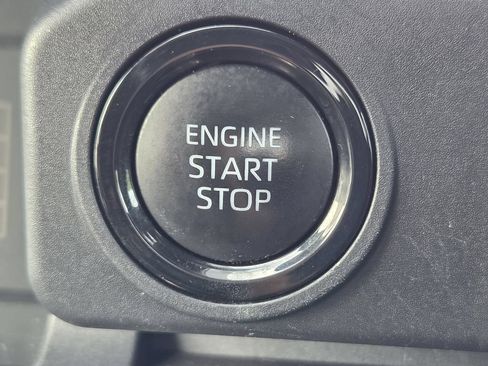 Used 2024 Toyota Tacoma SR5 AWD/4WD image 22