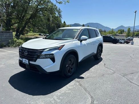 New 2026 Nissan Rogue SV AWD/4WD image 7