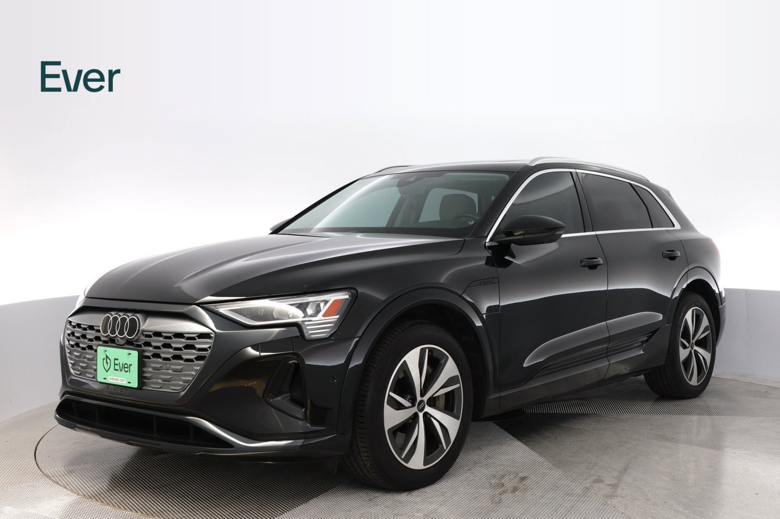 Used 2024 Audi Q8 e-tron Premium Plus w/ Premium Plus Package AWD/4WD image 2