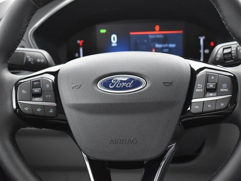 New 2025 Ford Escape SE FWD image 19