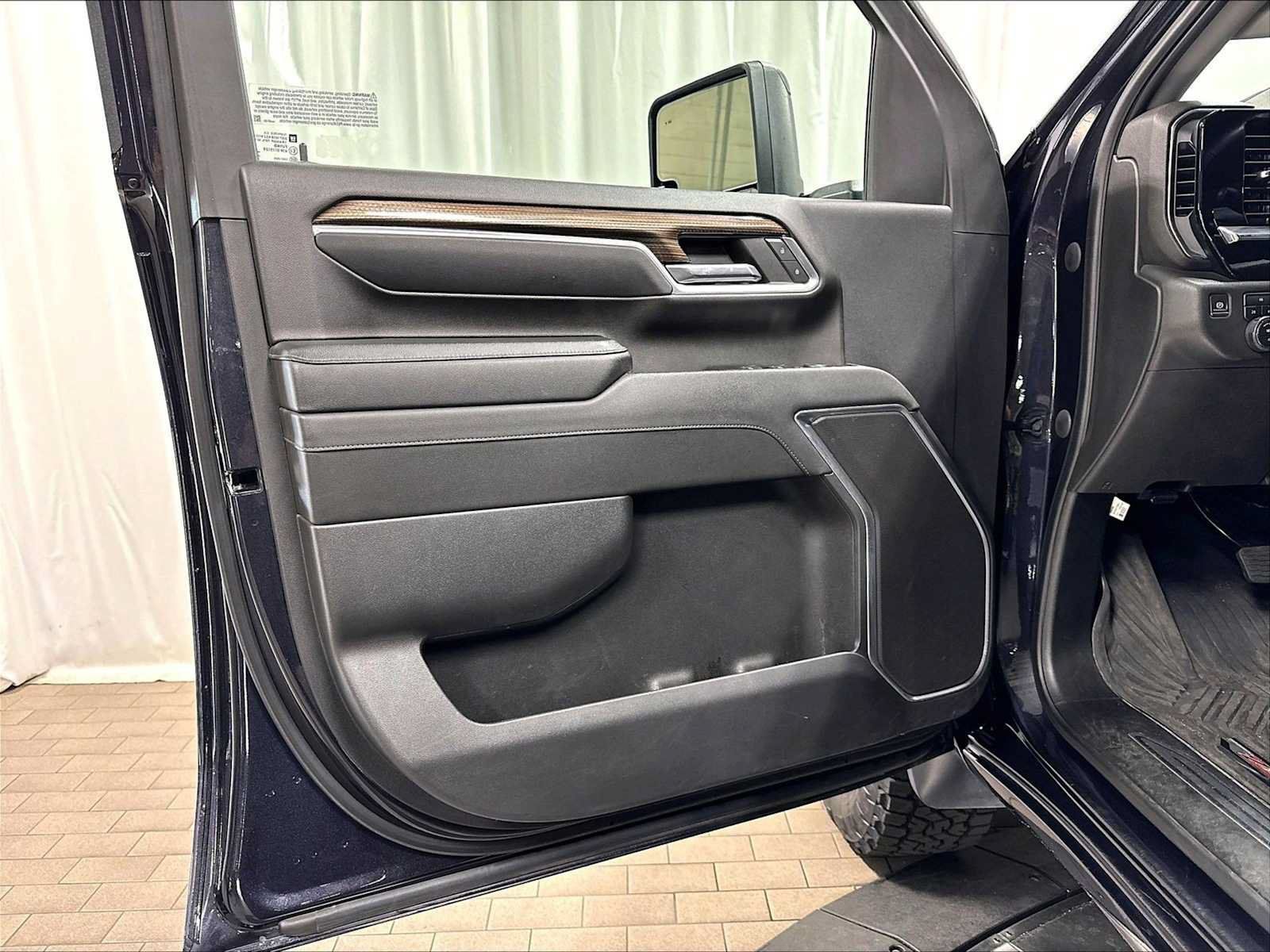 Used 2024 Chevrolet Silverado 2500 LT AWD/4WD image 24