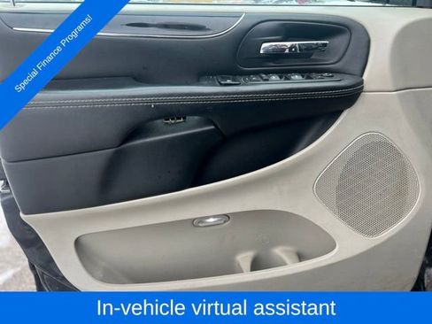 Used 2018 Dodge Grand Caravan SXT image 11