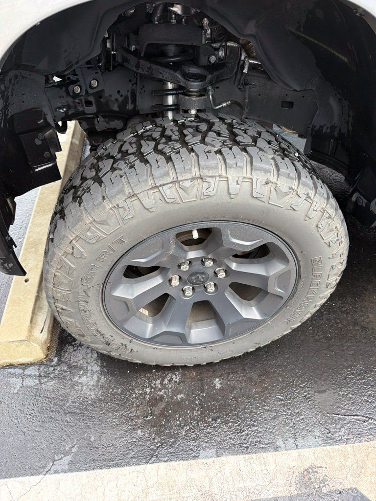 Used 2025 RAM 1500 Big Horn AWD/4WD image 2