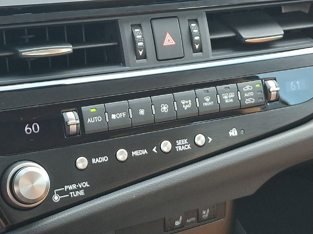 Used 2023 Lexus ES 350 w/ Premium Package FWD image 14