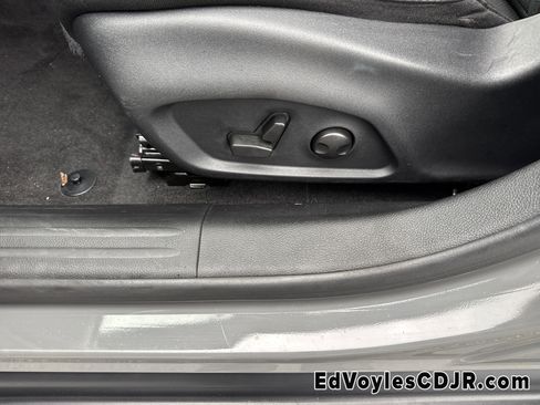 Used 2022 Jeep Compass Trailhawk w/ Trailhawk Elite Group image 9