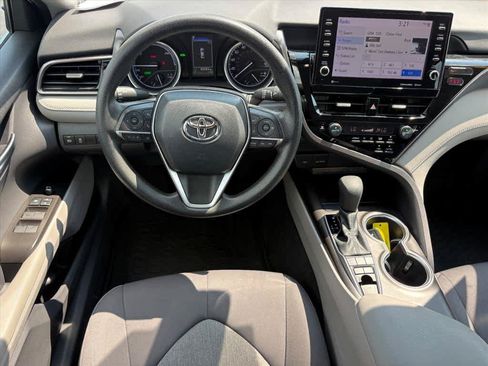 Used 2021 Toyota Camry LE w/ Audio Upgrade Package FWD image 4