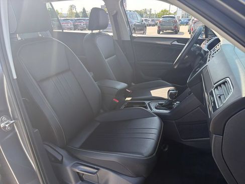 Certified 2023 Volkswagen Tiguan SE FWD image 27