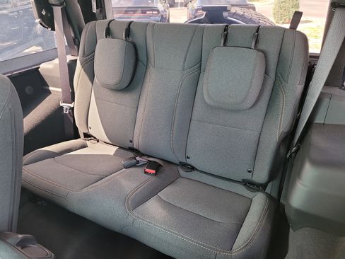 Used 2025 Jeep Wrangler Sport image 15