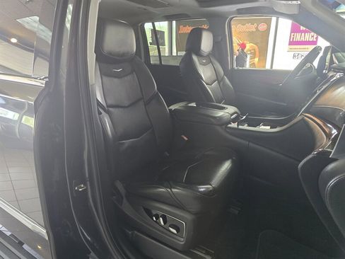 Used 2017 Cadillac Escalade ESV Premium Luxury image 15
