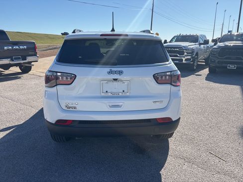 New 2026 Jeep Compass Latitude image 4